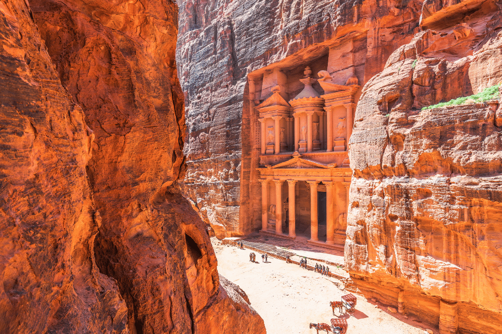 <p>5 Reasons to Hire a Car in Jordan</p><br>