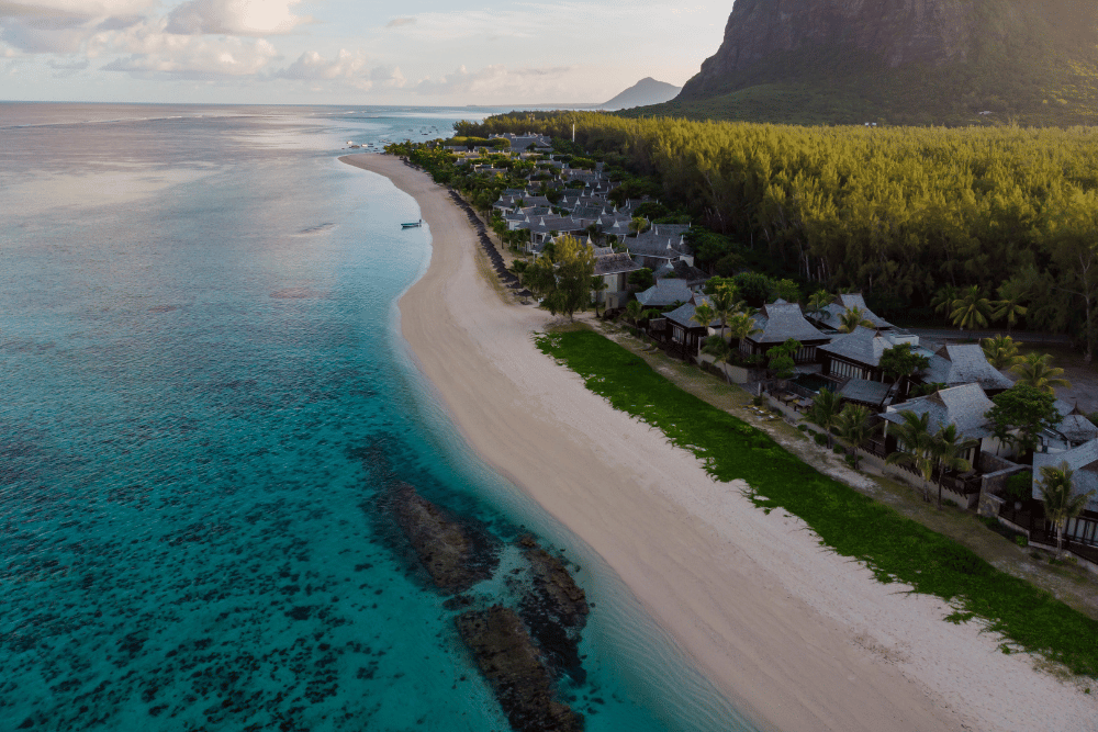 <p>Mini Travel Guide: 4 Hidden Gems You Can Only Reach by Car in Mauritius</p><br>
